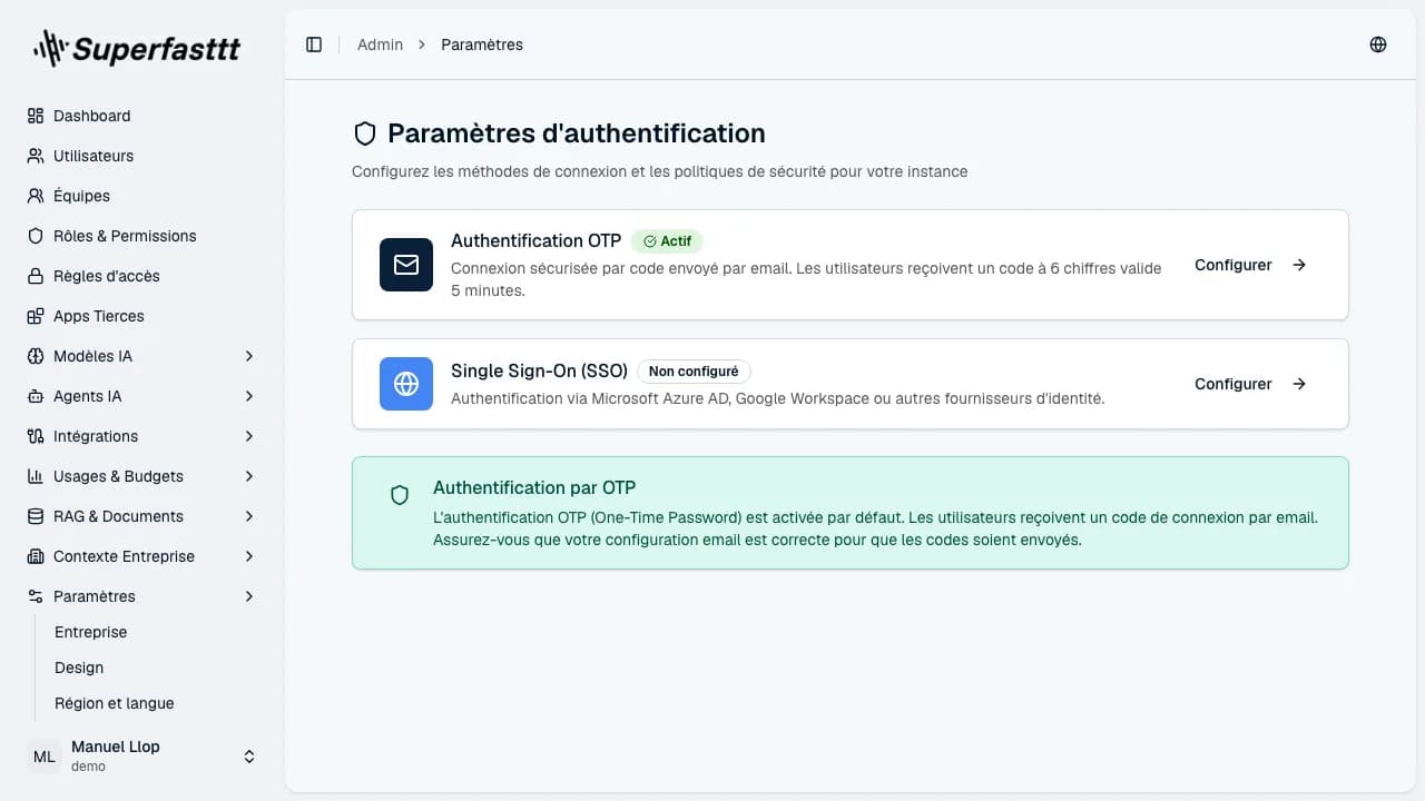 Page Paramètres d'authentification — méthodes activées (mot de passe, SSO/OAuth, OTP), MFA et politique de session